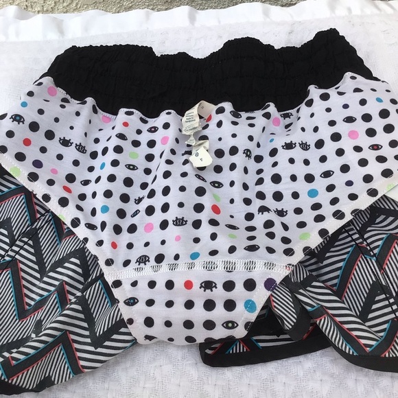 Lululemon 2014 Seawheeze Tracker Shorts II 3D Chevron 4 - Picture 7 of 7